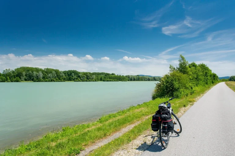 Cykel ved Donau-floden